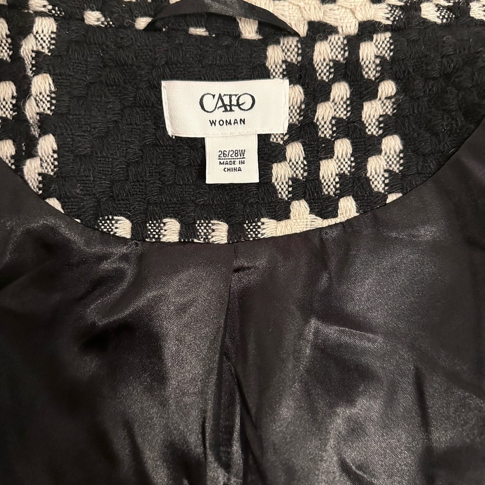 Beautiful Coat - Picture 8 of 8